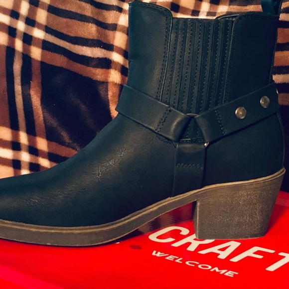 Western Boots - Picture 4 of 5